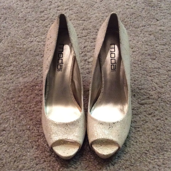 gold nude dress heels