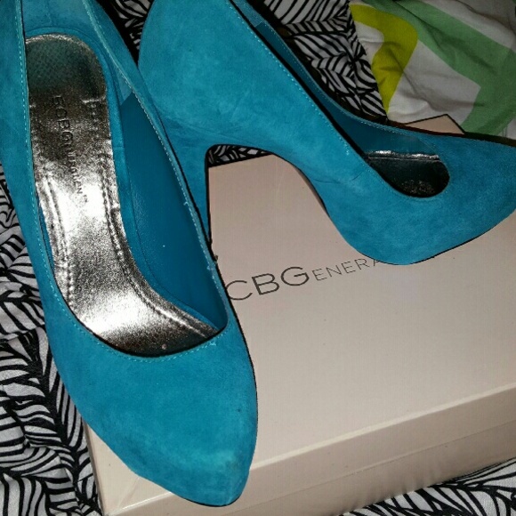 BCBG "parade" heels - Picture 1 of 2