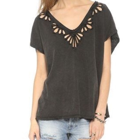 🔴Sold in bundle| Free people cut out top - Picture 2 of 4