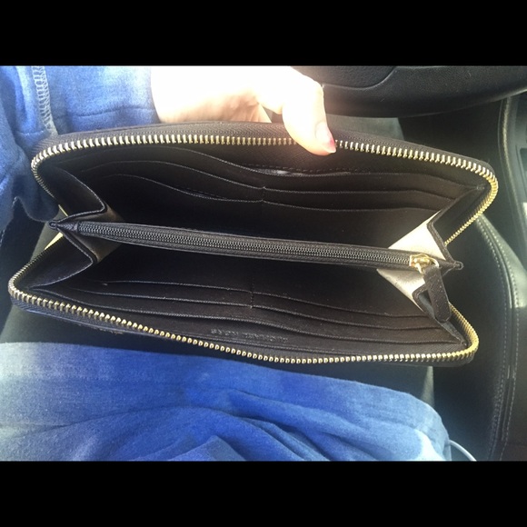 Michael Kors Camo Wallet - Picture 4 of 4