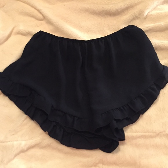 Brandy Melville Vodi Shorts