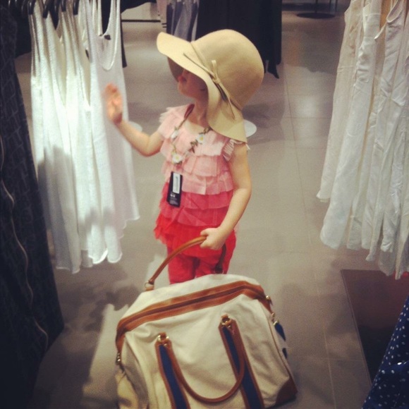 •Meet Me• - Picture 3 of 3