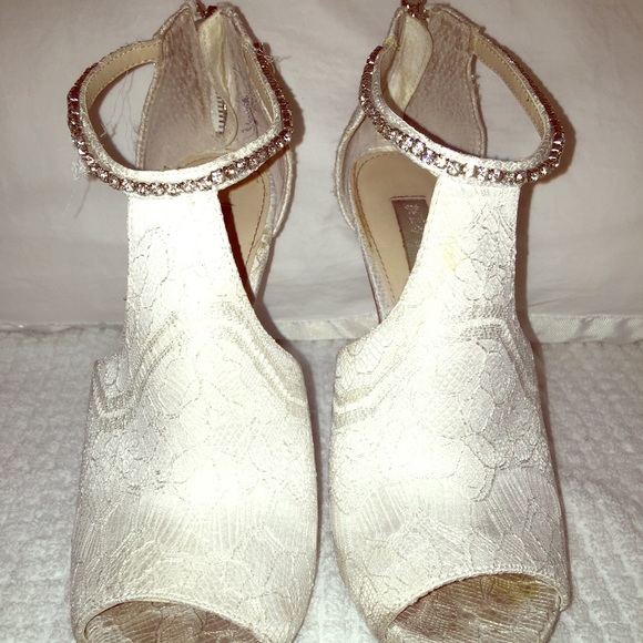 Betsy Johnson Blue Collection: white sandals