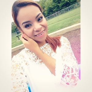 Meet your Posher, Alejandra