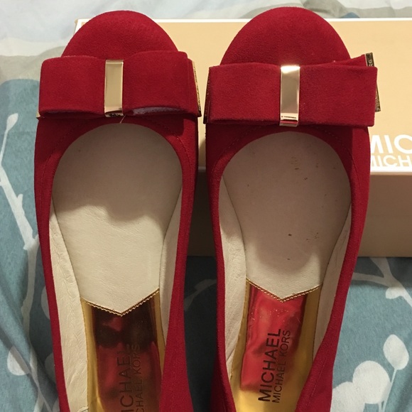NIB Michael Kors Kiera Ballet Red Suede Flats Sz 6 - Picture 2 of 4
