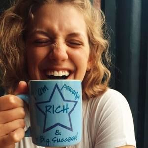 Meet your Posher, Carolyn