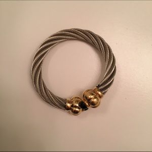 Simple silver bracelet.