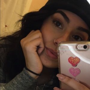 Meet your Posher, Mireya