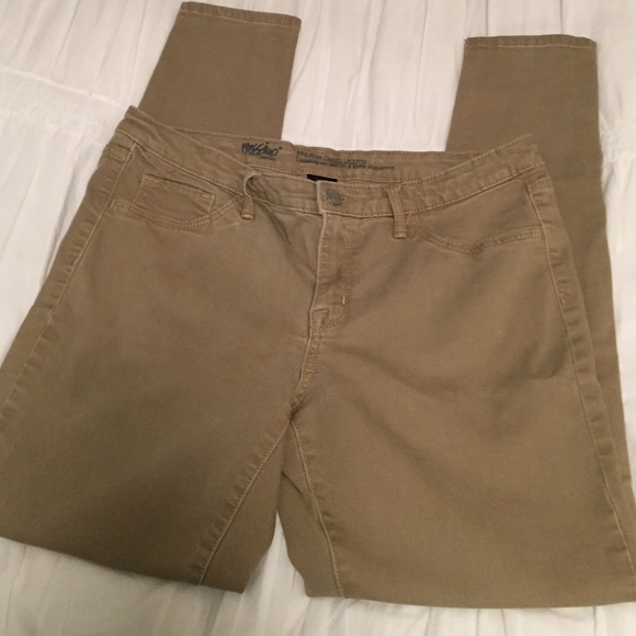 Mid-Rise Denim Legging