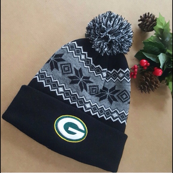 BUNDLED! Green Bay Packers Beanie - Picture 2 of 4