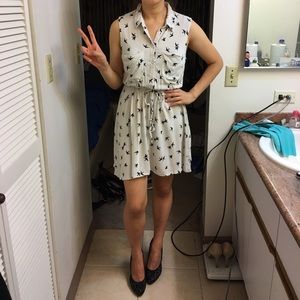 😘H&M - Bird button up waist tie dress😘