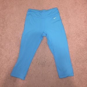 Small Nike dri fit cropped leggings