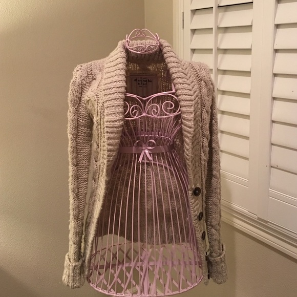 Abercrombie & Fitch sweater