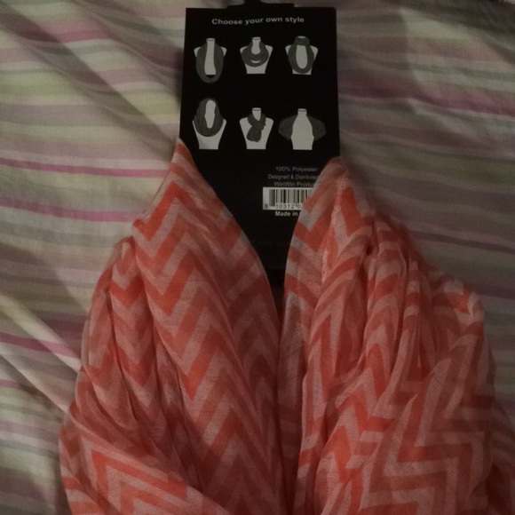 Fashion infinity scarf  with many styles to wear - Picture 3 of 3