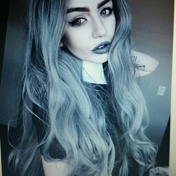 Long Wavy Gray Wig Lacefront Wig 28 inches!!