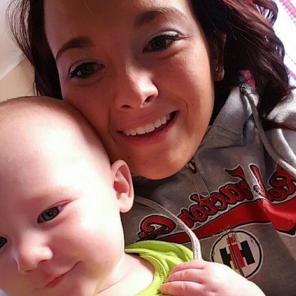 Meet your Posher, Erica - Picture 1 of 1