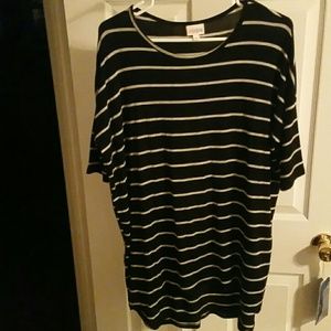 Lularoe Irma tunic size XS