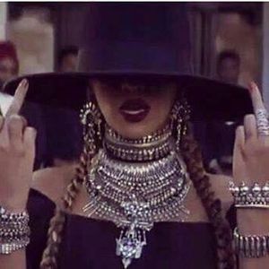 Meet your Posher, Monica