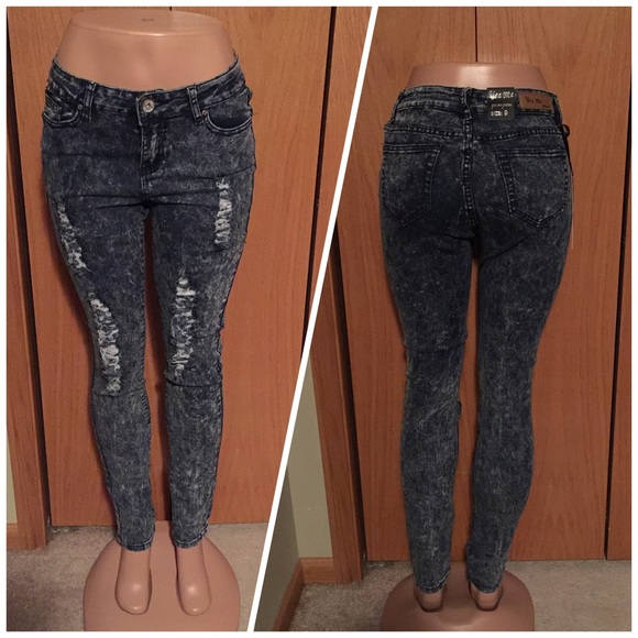 Brand new jean!!! Only a few sizes left! - Picture 1 of 1
