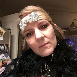 Meet your Posher, Lorie