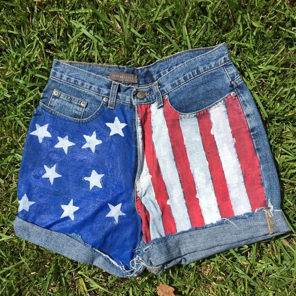Highwaisted American flag shorts