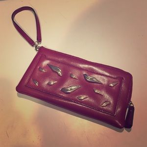 Diane von Furstenberg Bags - DVF wristlet ❤️💋 Diane von Furstenberg Bags - DVF wristlet ❤️💋