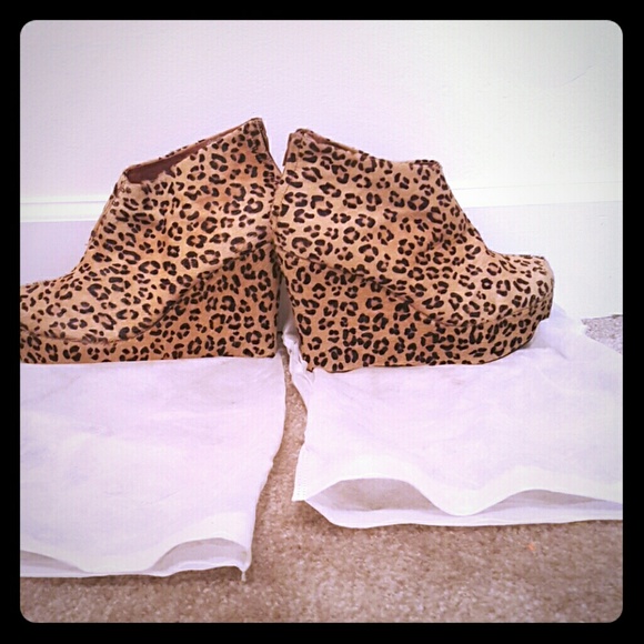 Wedge booties
