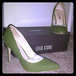 Laken  (Shoe Dazzle) Leila stone pumps.