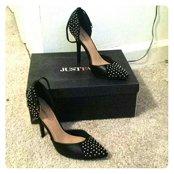 Grette (JUST Fab) 2.5 in heel