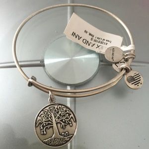 ALEX AND ANI BANGLE NWT