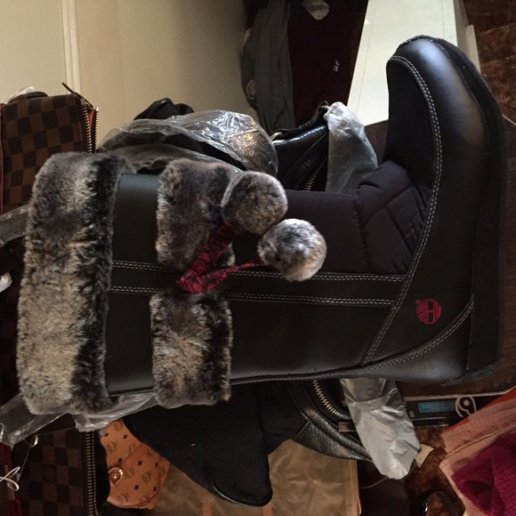 Sz 5 timberland snow boots - Picture 1 of 1