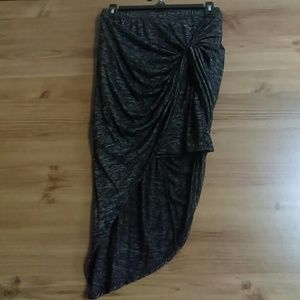 Tight dipped high to low skirt