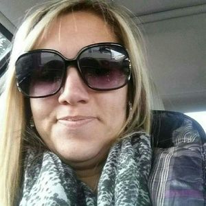 Meet your Posher, Bobbie