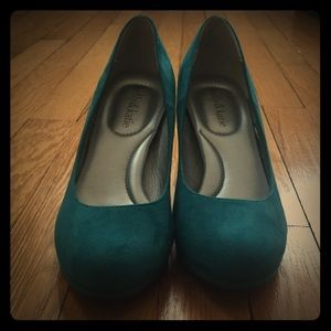 Kelly & Katie Teal Heels