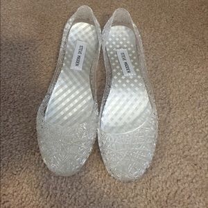 Jelly type Steve Madden flats! 😍🤗