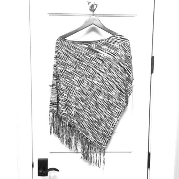 BCBG poncho