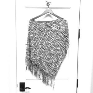 BCBG poncho