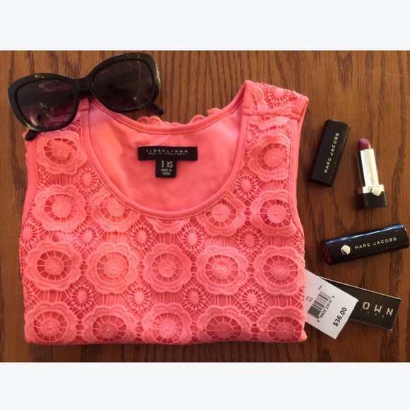 Tinseltown Tops - Coral Crochet Crop Top