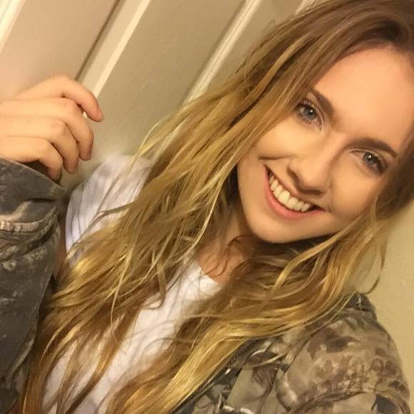 Meet your Posher, Briana