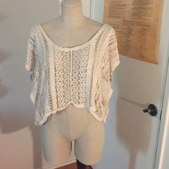 Crop top, holed