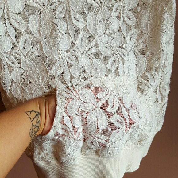 Cream lace pullover - Picture 2 of 4