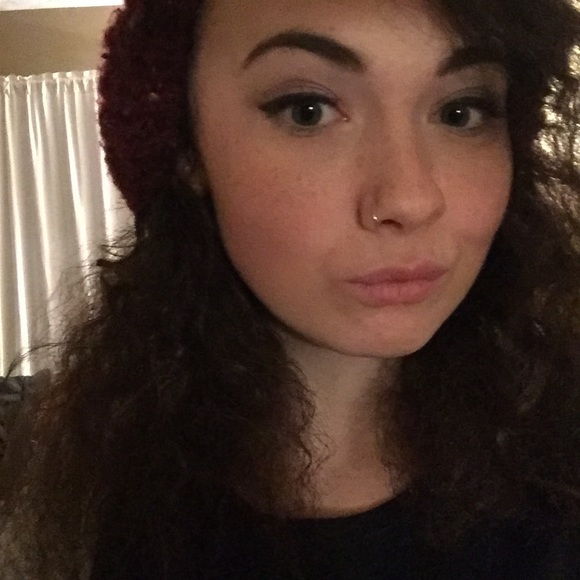 Meet your Posher, Megan - Picture 1 of 3