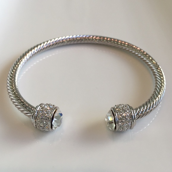 Jewelry - 😍 Arm Candy 😍