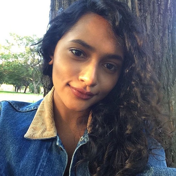 Meet your Posher, Razeia