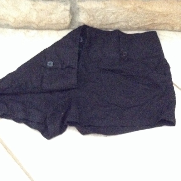 Shorts - Picture 4 of 4