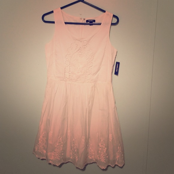 White lace detail dress