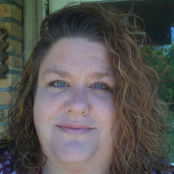 Meet your Posher, Sarah - Picture 2 of 2