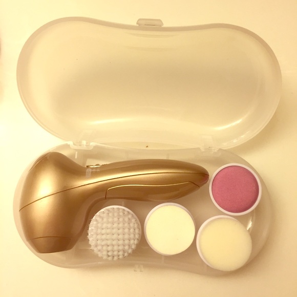 Never used Travel size Facial cleansing brush.