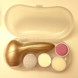 Never used Travel size Facial cleansing brush.