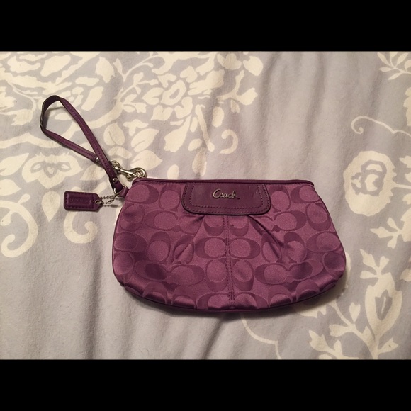 Coach Large Wristlet - Picture 1 of 1